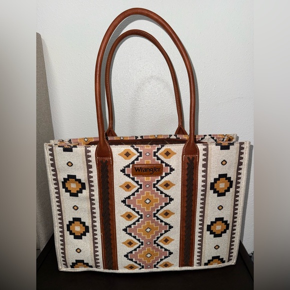 Wrangler Handbags - Wrangler Geometric/Aztec Woven Brown and Cream Tote